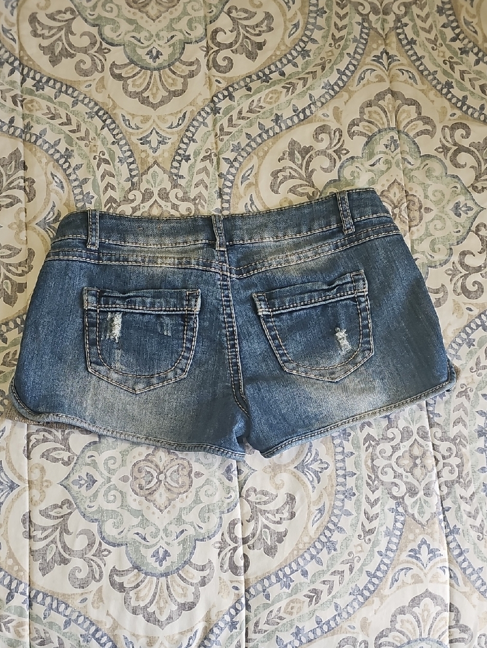 Mossimo Supply Co. Women's Blue Denim Shorts - Picture 4 of 4